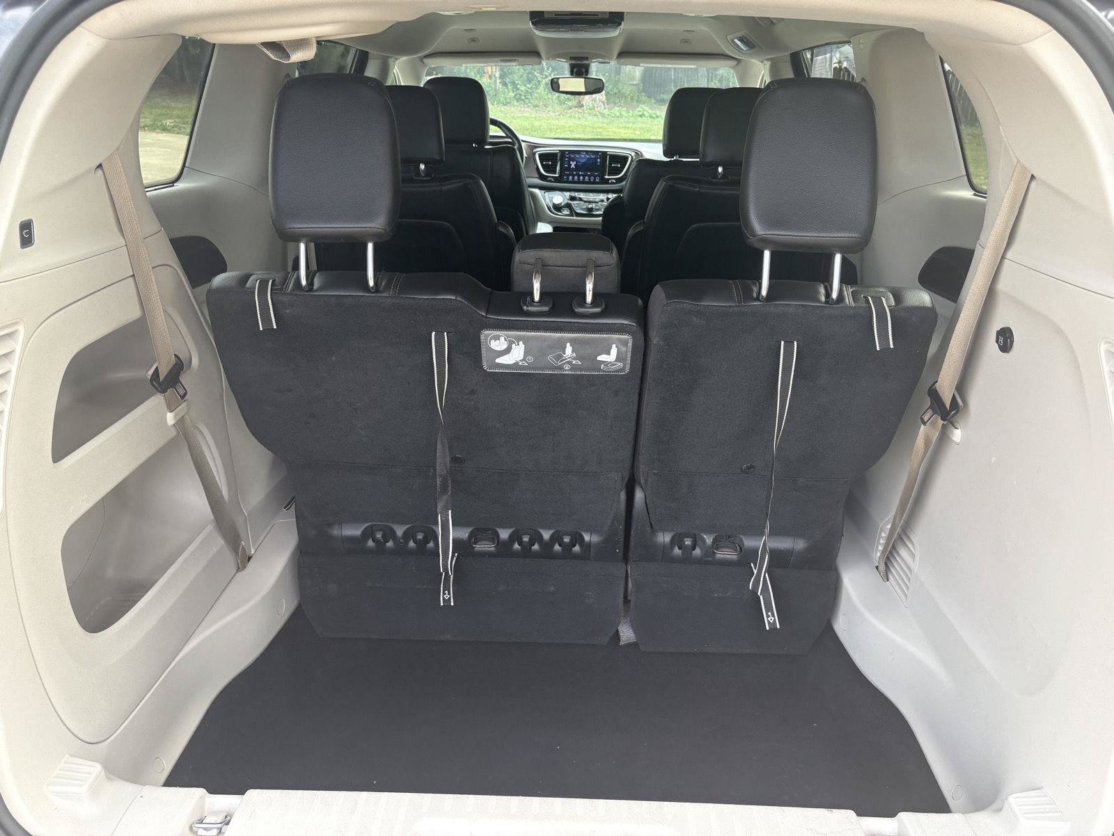 Used 2018 Chrysler Pacifica Touring-L w/ Tire & Wheel Group FWD image 29