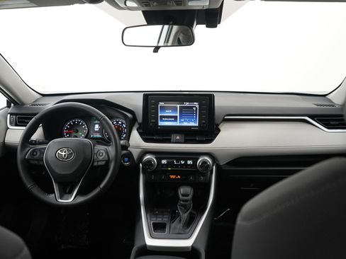 Used 2022 Toyota RAV4 XLE image 12