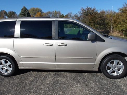 Used 2012 Dodge Grand Caravan SXT image 31