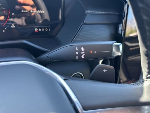 Used 2026 GMC Acadia Elevation w/ Elevation Premium Package image 32