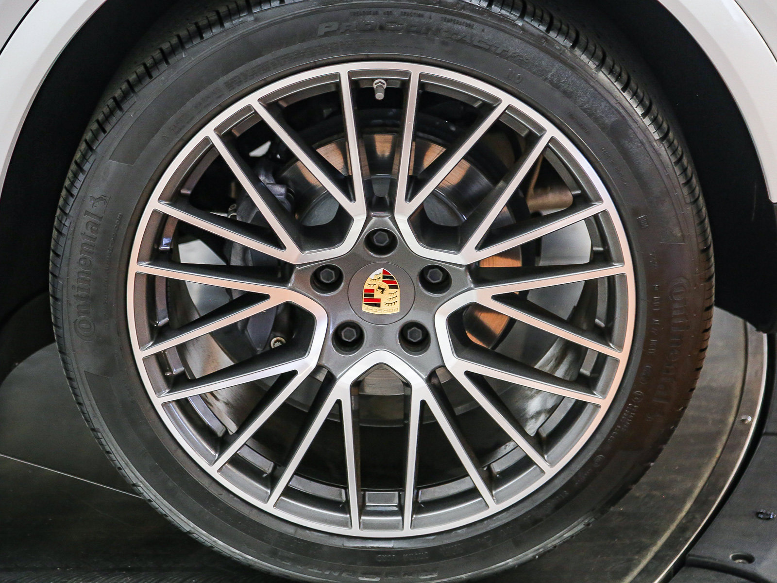 Certified 2023 Porsche Cayenne AWD/4WD image 14