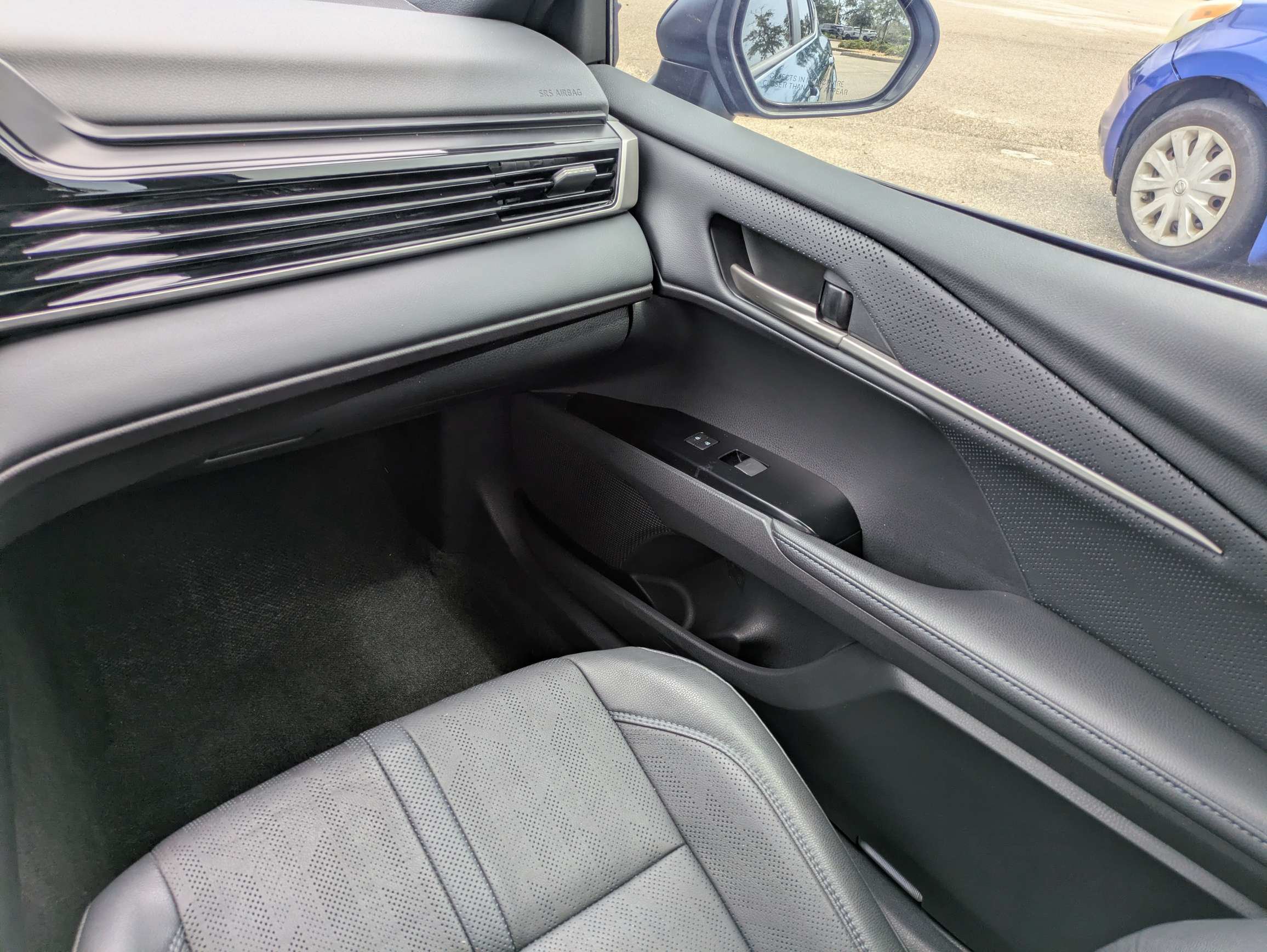 Used 2025 Toyota Camry XSE FWD image 15