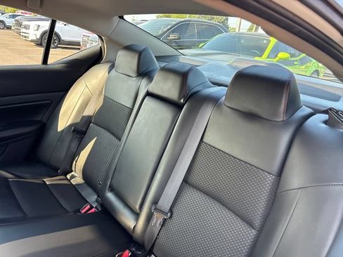Used 2024 Nissan Altima 2.5 SR FWD image 7