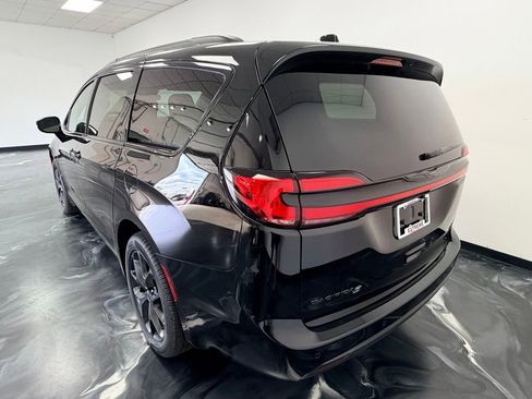 New 2026 Chrysler Pacifica Select w/ S Appearance Package AWD/4WD image 23