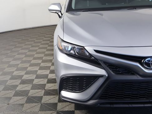 Used 2024 Toyota Camry SE image 11