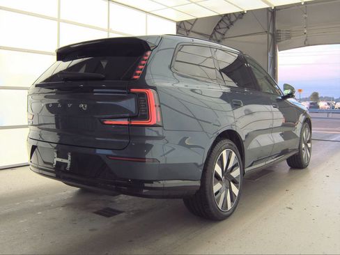 Used 2025 Volvo EX90 Ultra AWD/4WD image 2