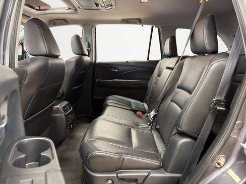 Used 2016 Honda Pilot Touring image 23