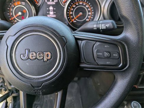 Used 2022 Jeep Gladiator Sport image 15