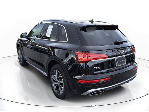 Certified 2023 Audi Q5 2.0T Premium w/ Convenience Package image 3