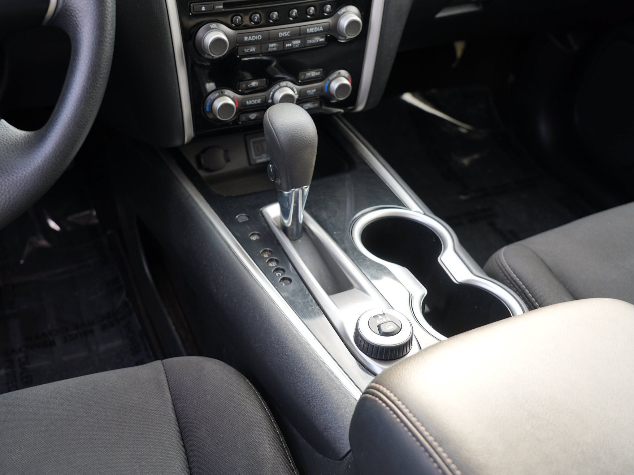 Used 2020 Nissan Pathfinder S AWD/4WD image 25