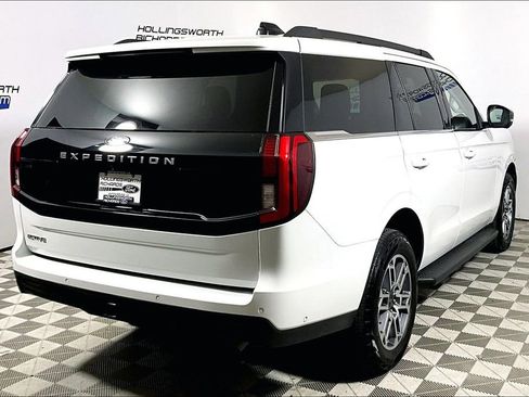 Used 2025 Ford Expedition Active image 9