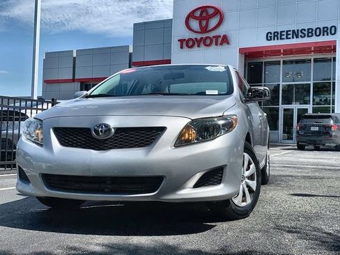 Used 2010 Toyota Corolla LE FWD image 1