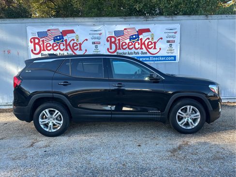 Used 2018 GMC Terrain SLE image 2