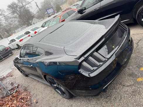 Used 2017 Ford Mustang GT w/ GT Performance Package image 5