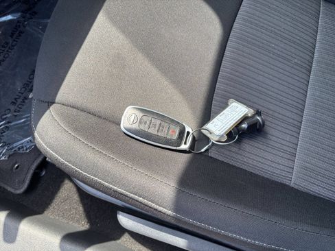 Used 2025 Nissan Sentra SV FWD image 18