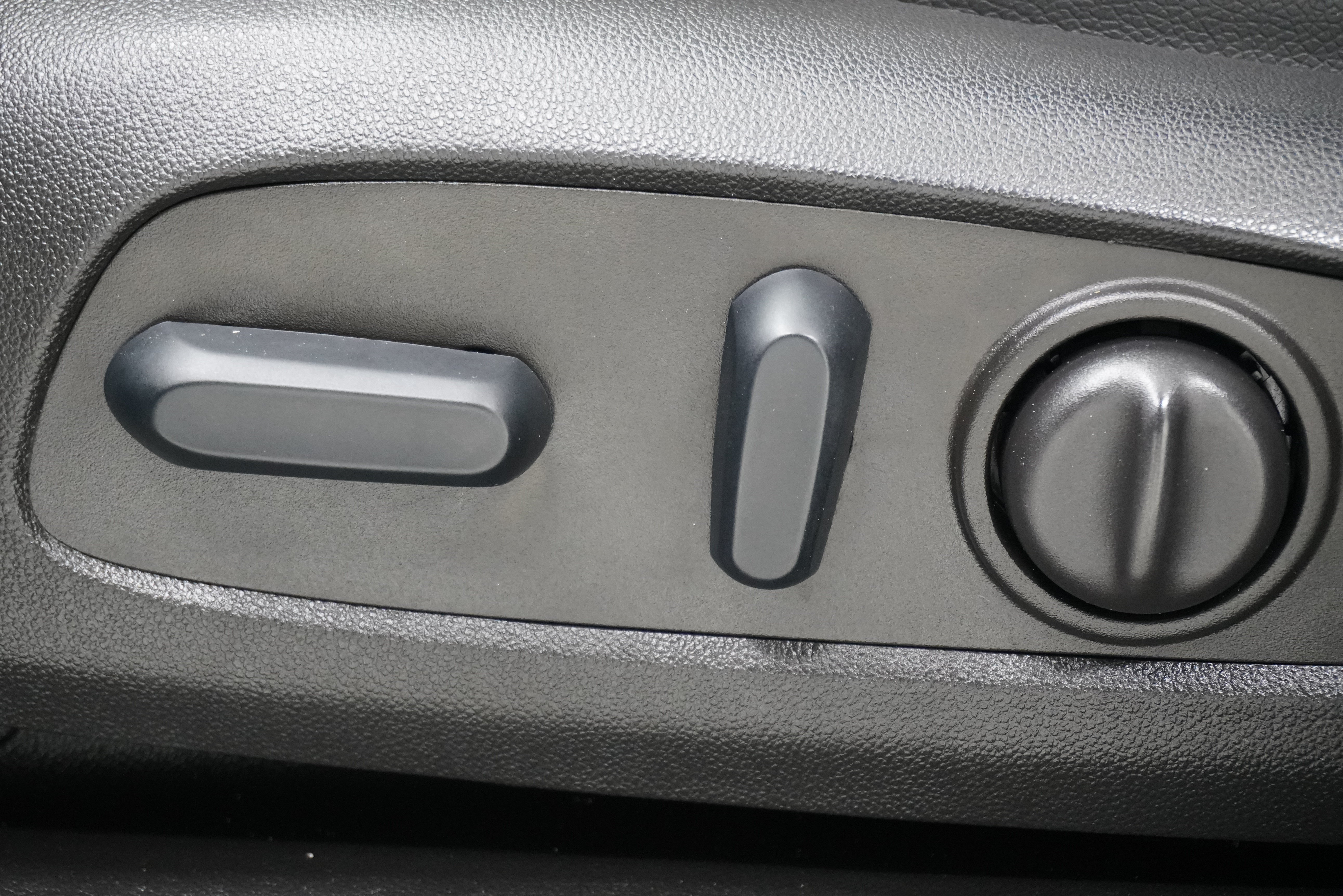 Used 2023 GMC Terrain SLT w/ Infotainment Package II AWD/4WD image 15