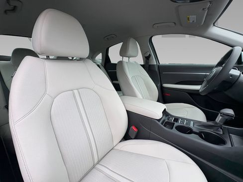 New 2025 Hyundai Sonata SE FWD image 9