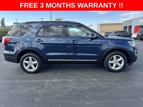 Used 2017 Ford Explorer XLT w/ Equipment Group 202A AWD/4WD image 29