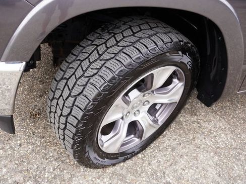Used 2020 RAM 1500 Laramie AWD/4WD image 13