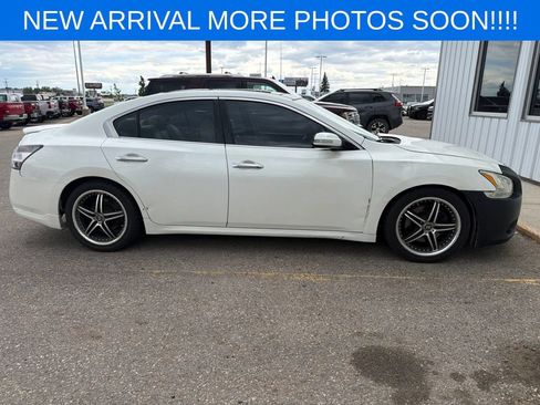 Used 2013 Nissan Maxima 3.5 SV w/ Premium Pkg FWD image 3