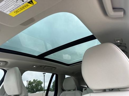 Certified 2024 Volvo XC90 B6 Plus w/ Protection Package AWD/4WD image 18