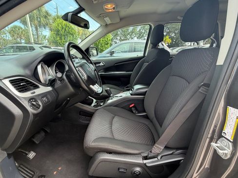 Used 2020 Dodge Journey SE w/ SE Popular Equipment Group FWD image 19