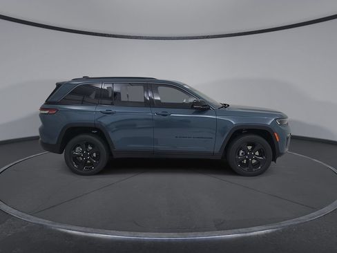 New 2026 Jeep Grand Cherokee Limited w/ Limited Altitude Package AWD/4WD image 17