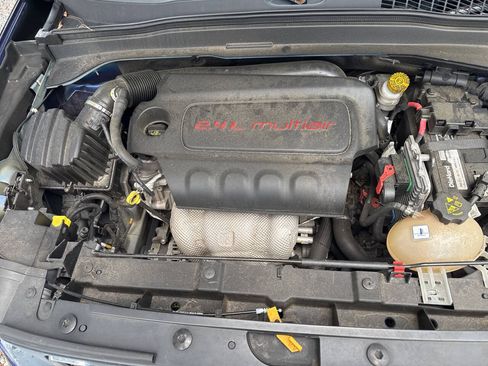 Used 2016 Jeep Renegade Latitude FWD image 18
