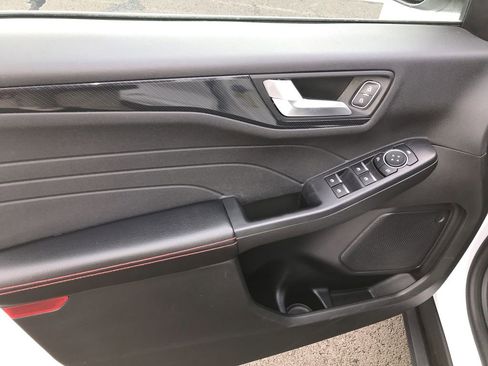 Used 2023 Ford Escape ST-Line AWD/4WD image 13