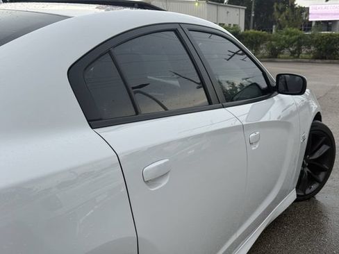 Used 2019 Dodge Charger Scat Pack w/ Technology Group RWD image 8