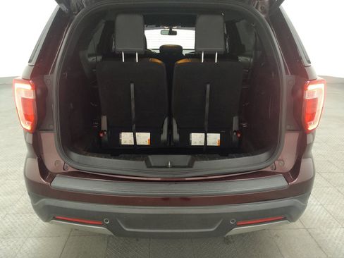 Used 2019 Ford Explorer XLT w/ Equipment Group 202A AWD/4WD image 29