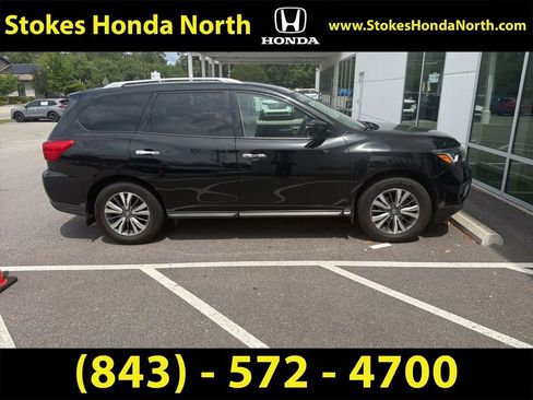 Used 2019 Nissan Pathfinder SL w/ Cargo Package FWD image 8