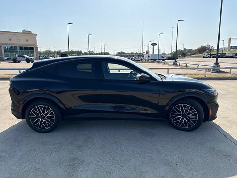 Used 2025 Ford Mustang Mach-E Premium AWD/4WD image 18