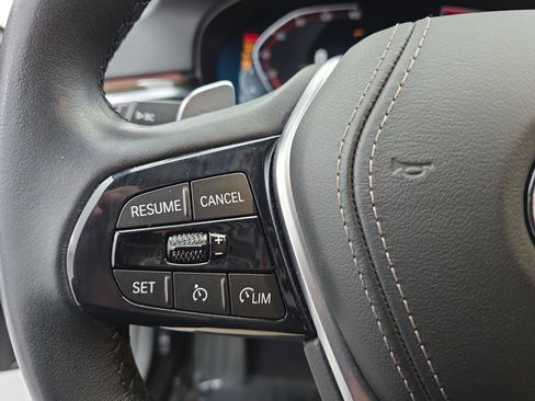 Used 2023 BMW 530i w/ Convenience Package image 17