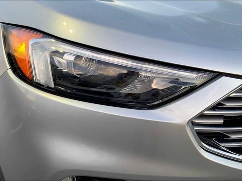 Used 2022 Ford Edge Titanium image 25