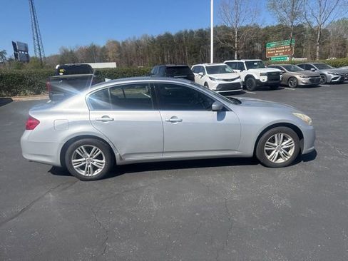 Used 2011 INFINITI G25 x w/ Moonroof Pkg image 8