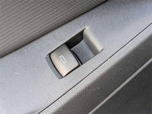 New 2026 Chevrolet Equinox LT w/ Convenience Package II image 28