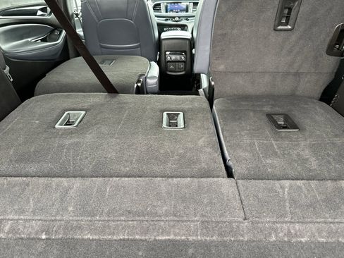 Used 2024 Buick Enclave Premium image 17