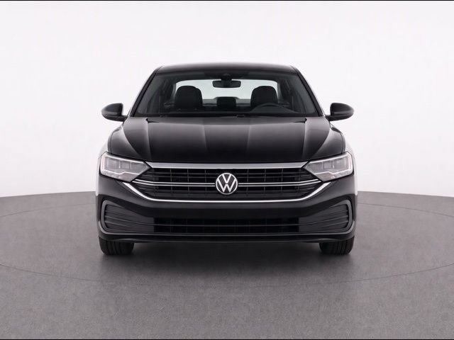 Used 2023 Volkswagen Jetta SE w/ Panoramic Sunroof Package FWD image 2