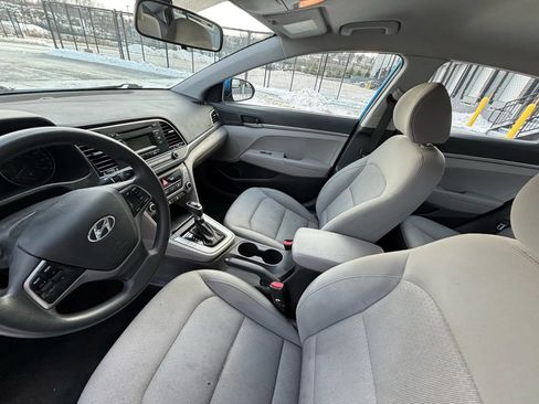 Used 2017 Hyundai Elantra SE FWD image 14
