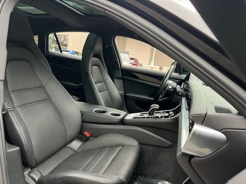 Used 2019 Porsche Panamera image 39
