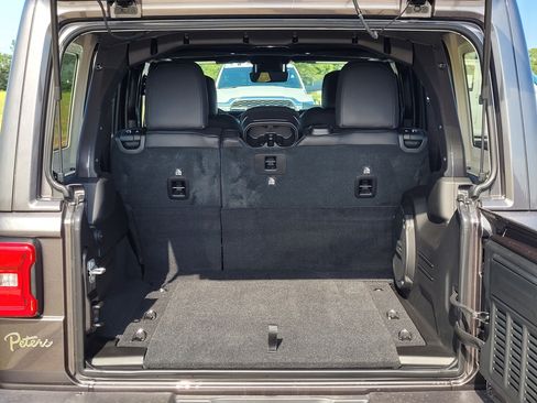 New 2025 Jeep Wrangler Sahara image 7