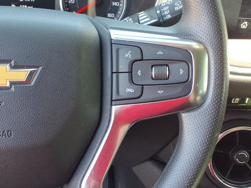 Used 2025 Chevrolet Blazer LT FWD image 19