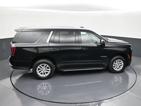 Used 2025 Chevrolet Tahoe LS RWD image 17