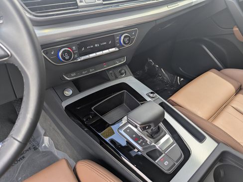 Certified 2025 Audi Q5 2.0T Premium w/ Convenience Plus Package image 31