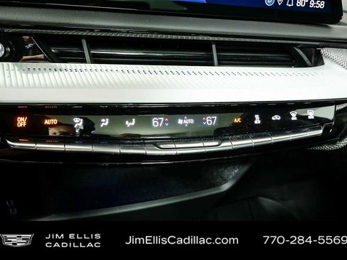 Used 2025 Cadillac Optiq Luxury 2 w/ LPO, Floor Liner Package AWD/4WD image 15