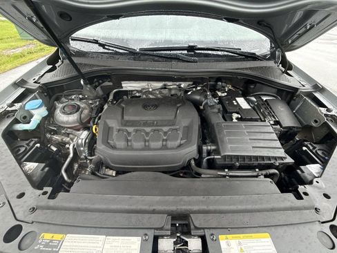 Used 2022 Volkswagen Tiguan SE w/ Panoramic Sunroof Package AWD/4WD image 18