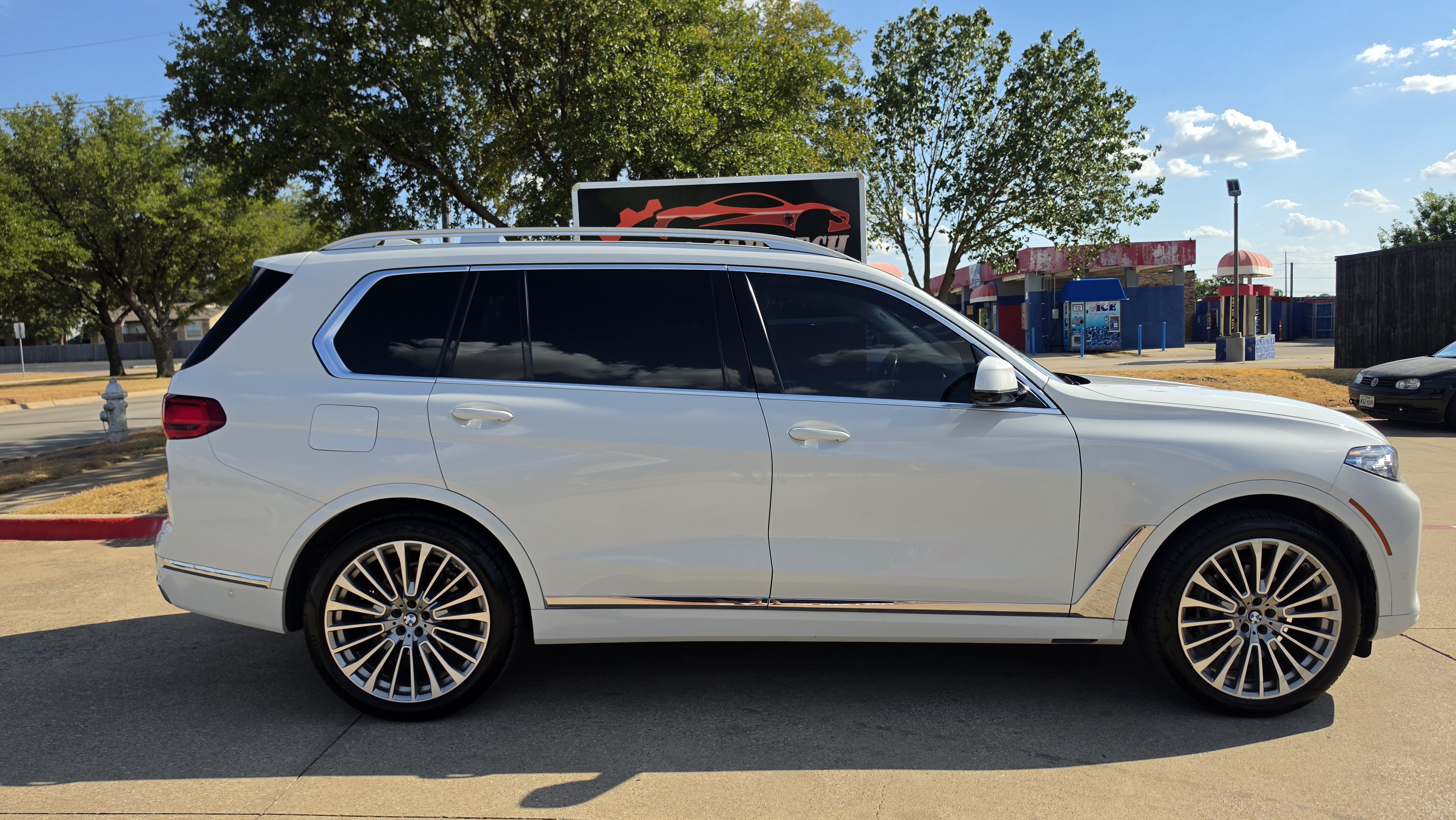 Used 2019 BMW X7 xDrive40i w/ Premium Package AWD/4WD image 7