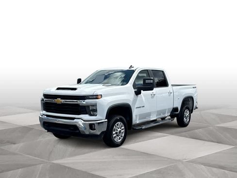 Used 2025 Chevrolet Silverado 2500 LT w/ Convenience Package AWD/4WD image 4