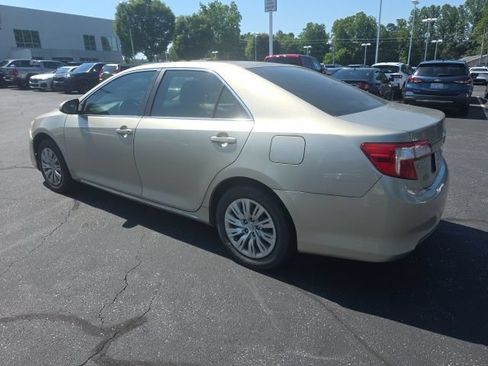 Used 2014 Toyota Camry LE FWD image 7
